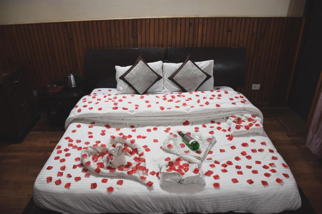 The Canadian Woods Resort ไนนิตาล ภายนอก รูปภาพ