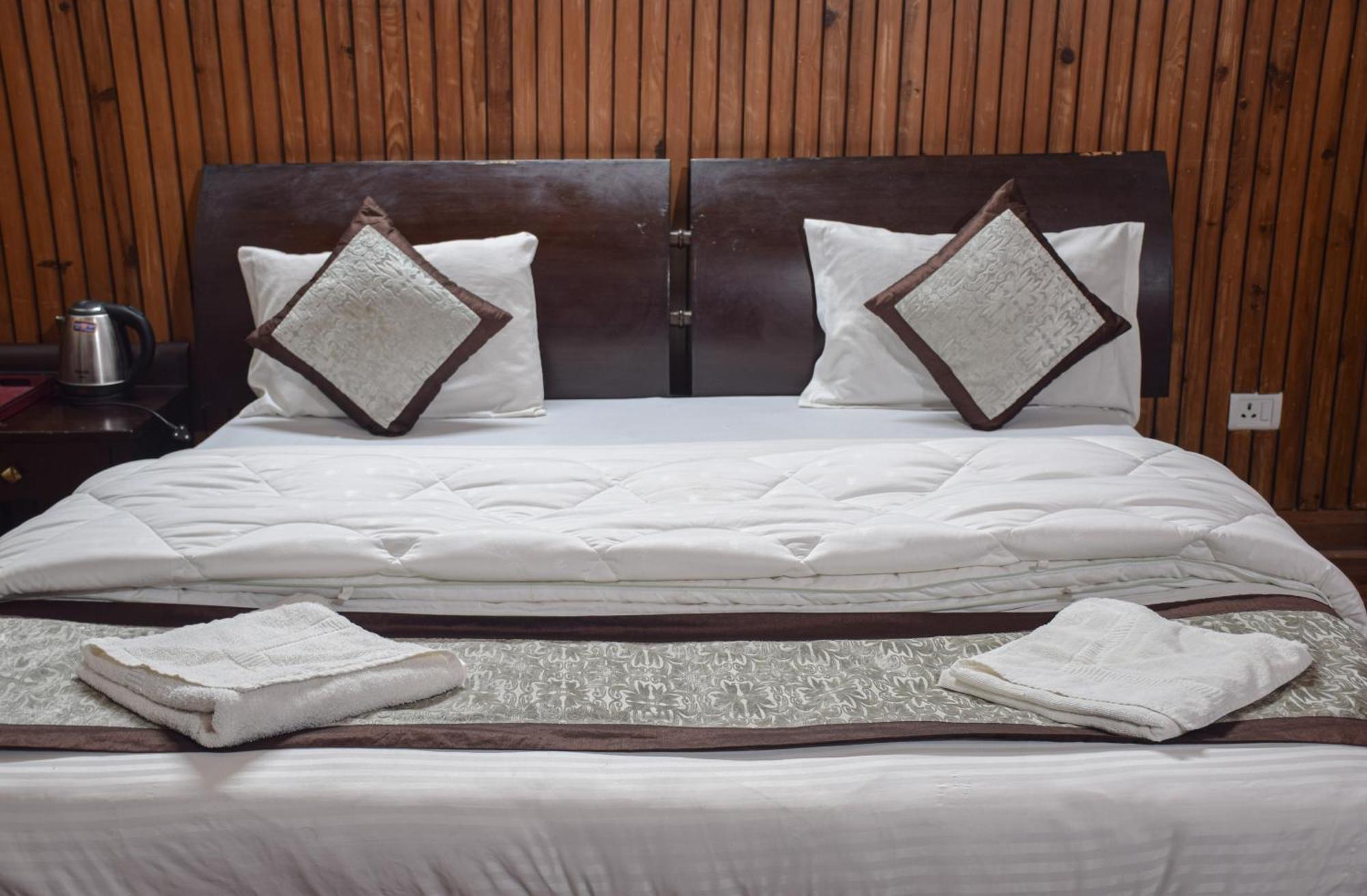 The Canadian Woods Resort ไนนิตาล ภายนอก รูปภาพ