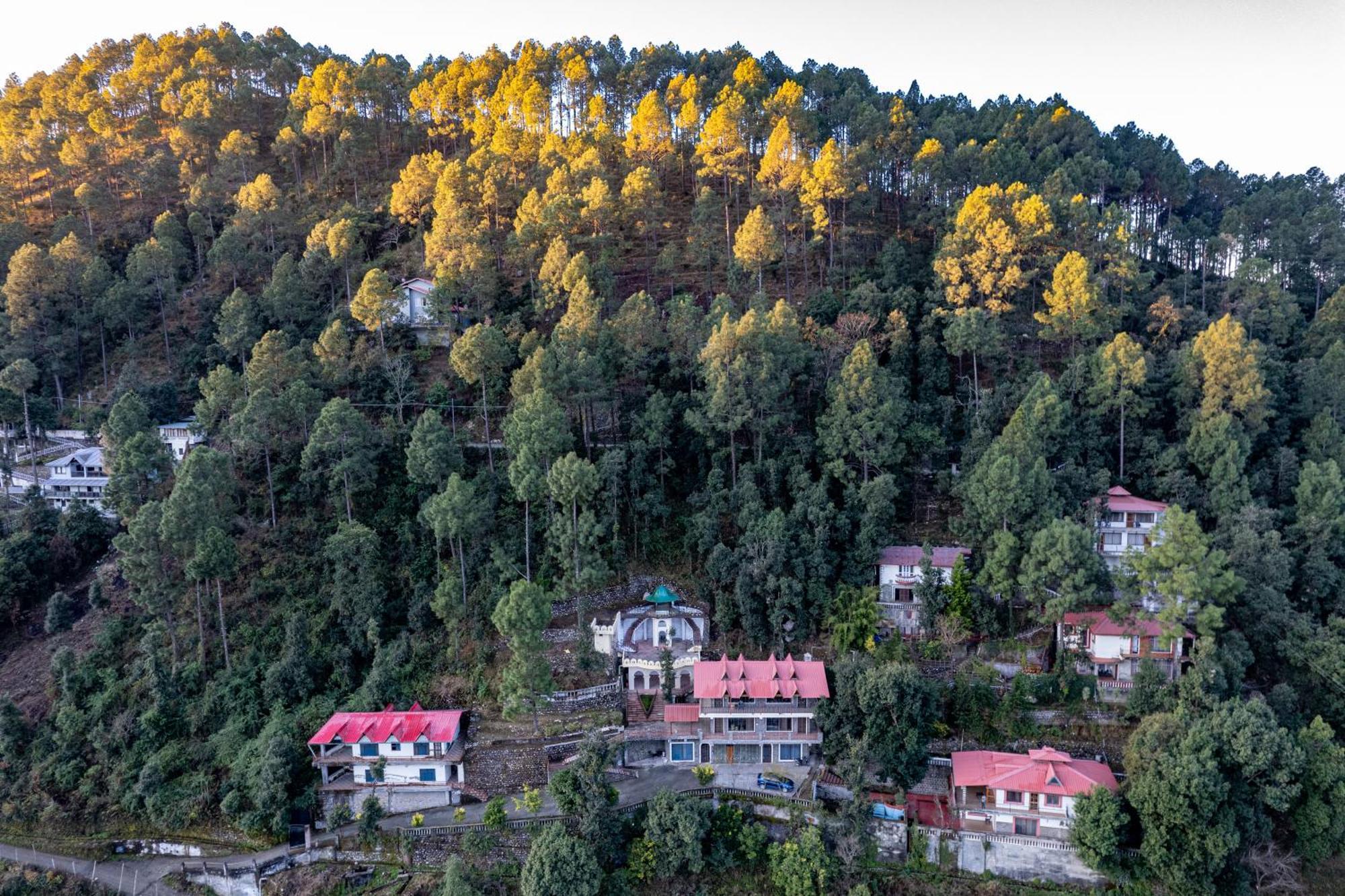The Canadian Woods Resort ไนนิตาล ภายนอก รูปภาพ
